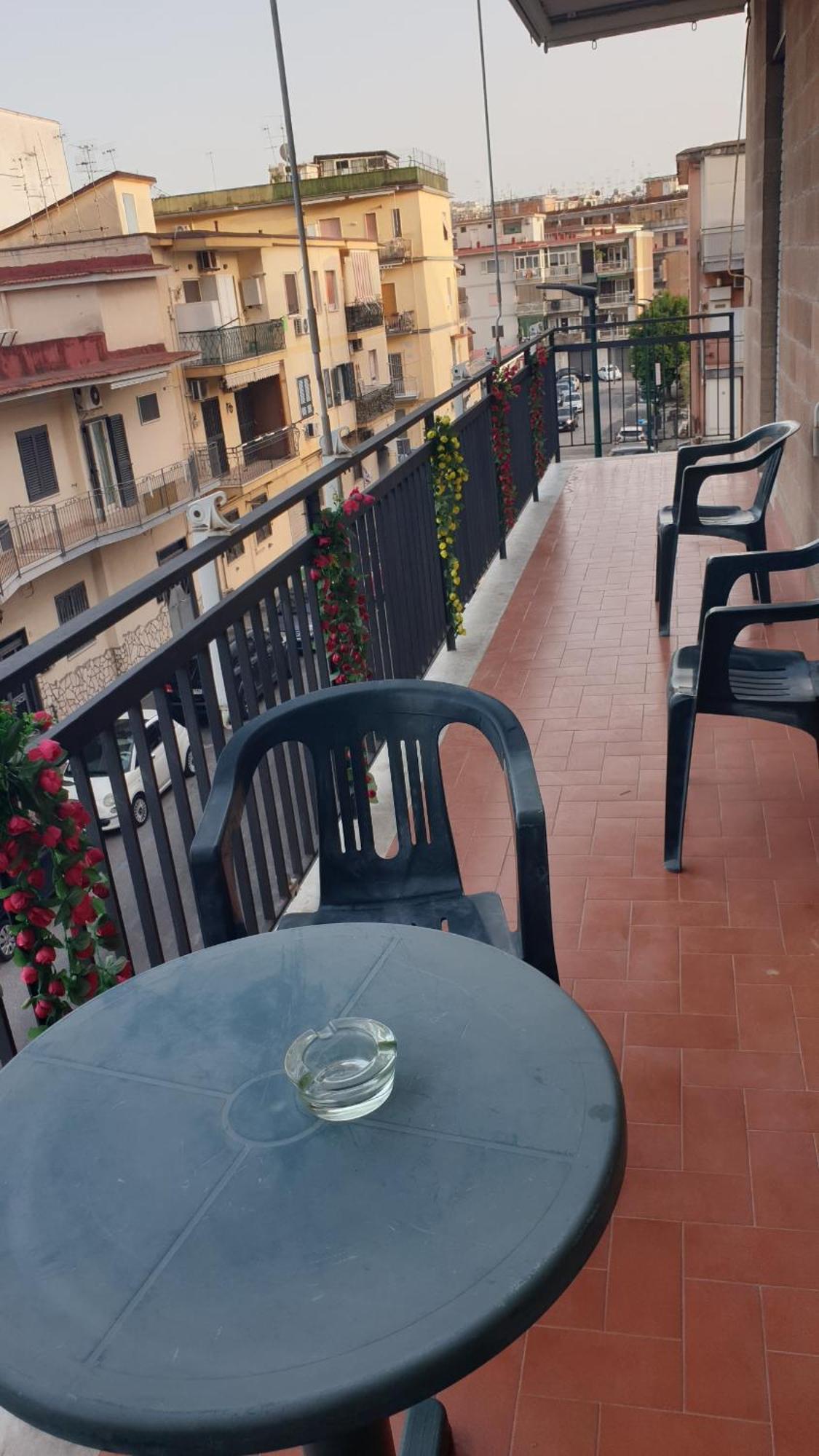 Napoli Stadio - 3 Bedrooms - 2 Bathrooms - Free Park ภายนอก รูปภาพ