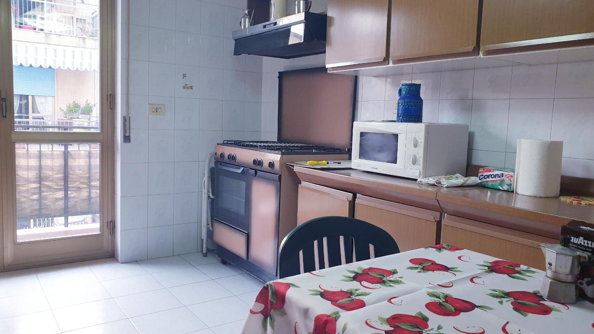 Napoli Stadio - 3 Bedrooms - 2 Bathrooms - Free Park ภายนอก รูปภาพ